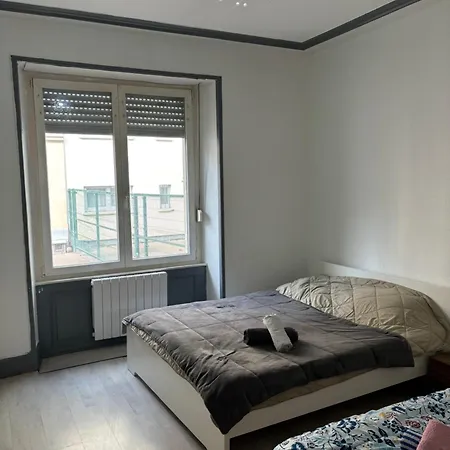 6 Personnes Equipe Appartement